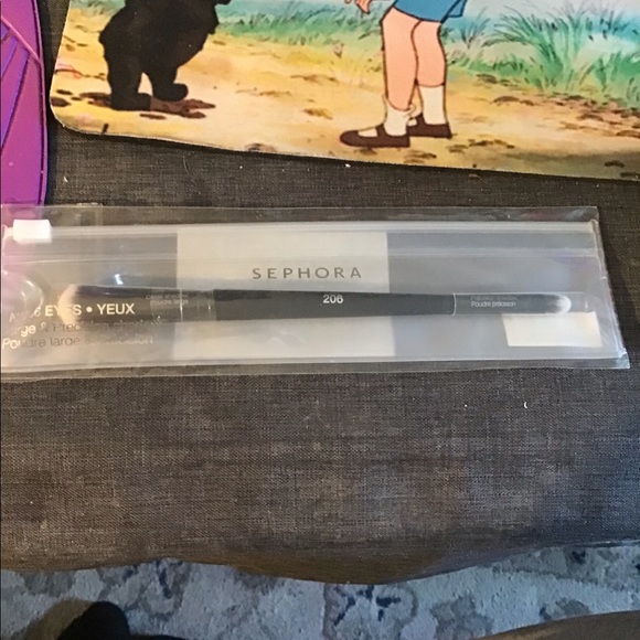 Sephora Eyes and Brows Brushes with Holographic Face and cheek palette - Picture 8 of 11